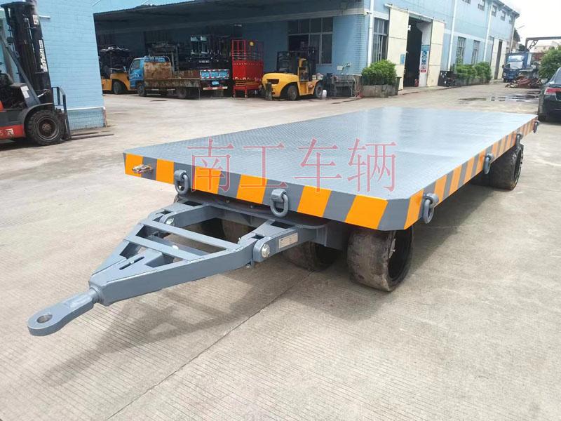 25吨重型工业leyu乐鱼官方网站_乐鱼(中国) 全挂式牵引拖车底盘