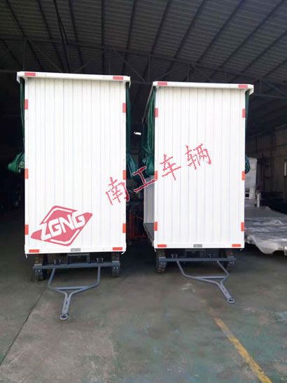 白色雨篷leyu乐鱼官方网站_乐鱼(中国)3I.jpg