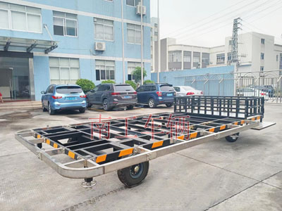 4吨leyu乐鱼官方网站_乐鱼(中国)带箱体铝花纹板4I.jpg