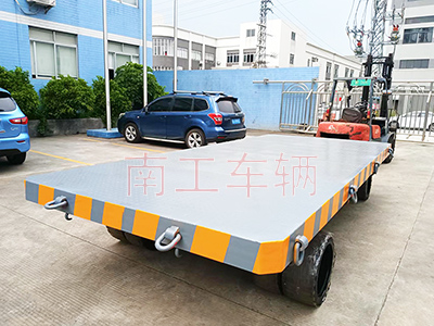 25吨重型leyu乐鱼官方网站_乐鱼(中国)带牵引环工具拖车1I.jpg