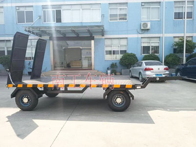 3吨带爬梯工业牵引leyu乐鱼官方网站_乐鱼(中国)4I.jpg