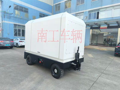 2吨电动leyu乐鱼官方网站_乐鱼(中国) 飞翼箱式工具拖车2I.jpg
