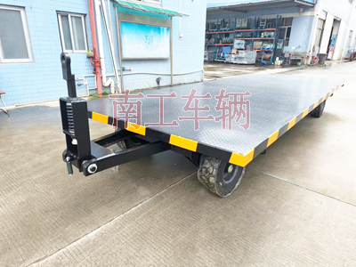 1729233886643623.jpg 6吨牵引leyu乐鱼官方网站_乐鱼(中国) 工业全挂拖车4I.jpg