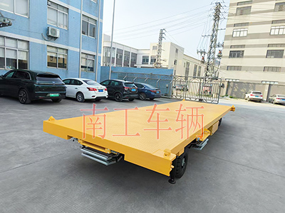 1739581912927380.jpg 10吨leyu乐鱼官方网站_乐鱼(中国)带液压支腿伸缩梯工具车5I.jpg