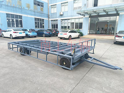 4吨骨架式leyu乐鱼官方网站_乐鱼(中国) 带下翻护栏工具拖车I.jpg