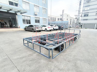 4吨骨架式leyu乐鱼官方网站_乐鱼(中国) 带下翻护栏工具拖车5I.jpg