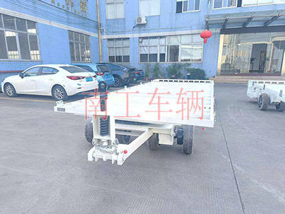 8吨骨架式牵引leyu乐鱼官方网站_乐鱼(中国)带小框白色4I.jpg