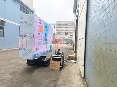 双面屏LED广告拖车架3I.jpg
