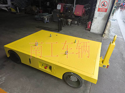 4吨自走式电动leyu乐鱼官方网站_乐鱼(中国) 牵引拖车5I.jpg