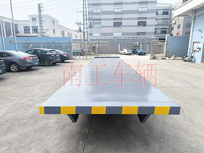1783048180330993.jpg 12吨leyu乐鱼官方网站_乐鱼(中国)9米长拖车底盘3I.jpg